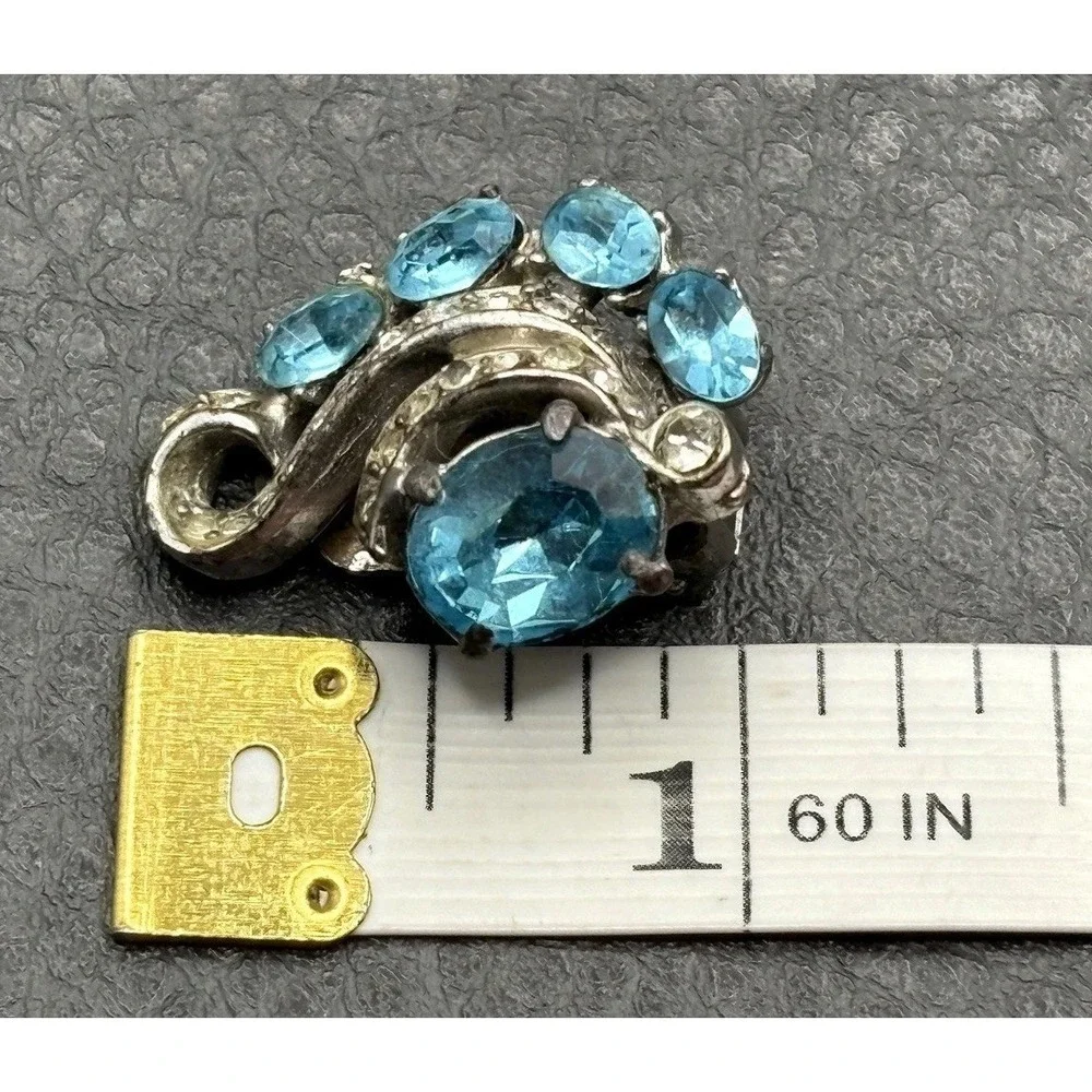 Vintage Art Deco Blue Crystal Rhinestone Clip Earrings Silver Tone